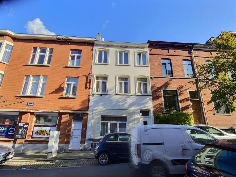 Huis te  koop in Vorst 1190 299000.00€ 4 slaapkamers 197.00m² - Zoekertje 302184