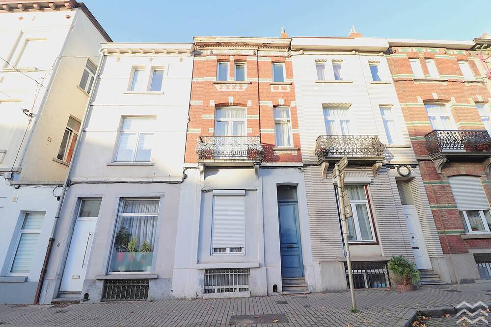 Huis te  koop in Vorst 1190 330000.00€ 4 slaapkamers 180.00m² - Zoekertje 304069