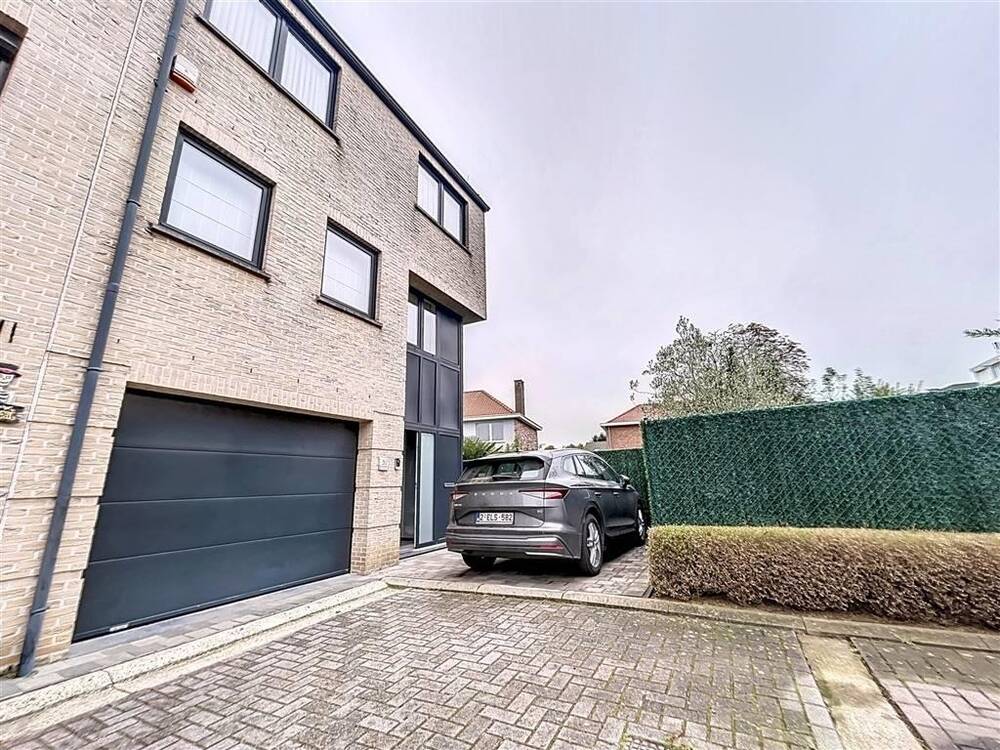 Huis te  in Groot-Bijgaarden 1702 589000.00€ 3 slaapkamers 200.00m² - Zoekertje 304713