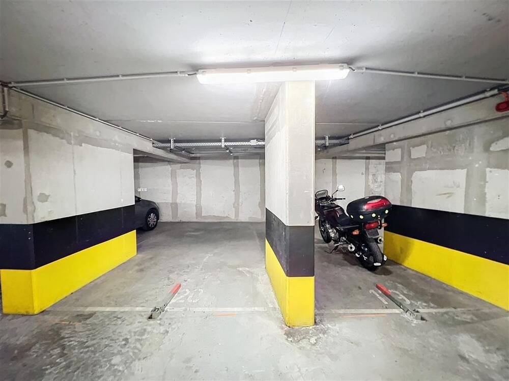 Parking & garage te  koop in Sint-Lambrechts-Woluwe 1200 21500.00€  slaapkamers m² - Zoekertje 304711