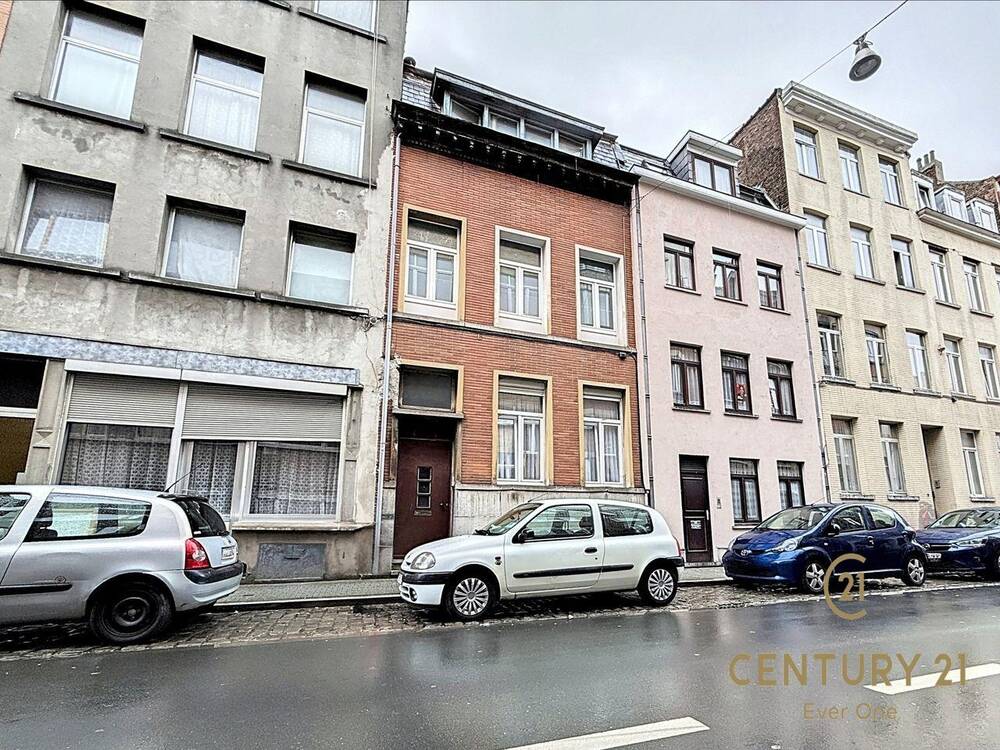 Huis te  koop in Sint-Jans-Molenbeek 1080 299000.00€ 7 slaapkamers 259.00m² - Zoekertje 304304