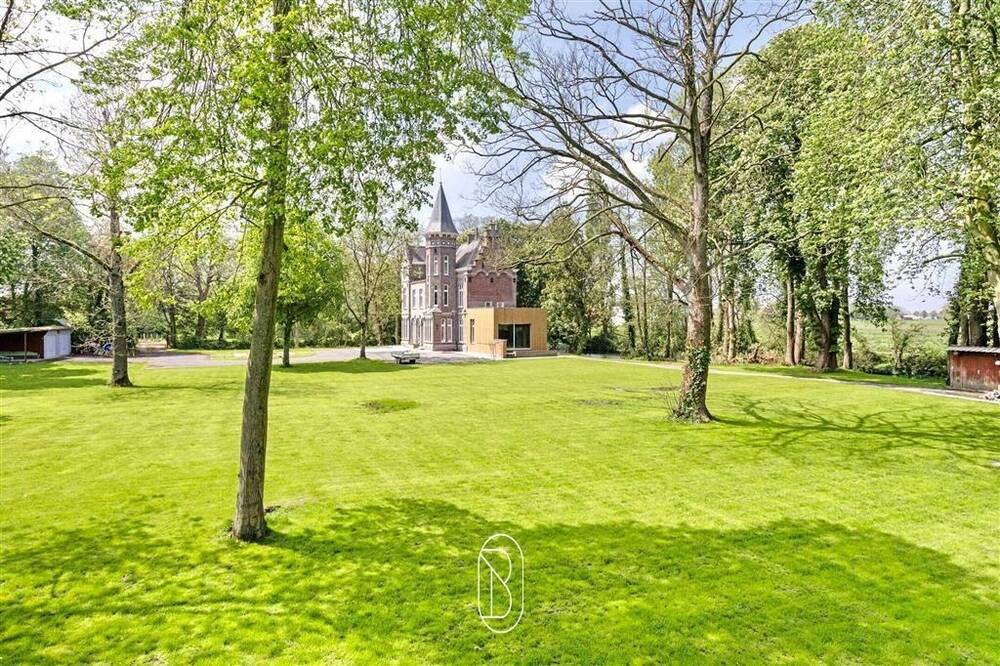 Kasteel te  koop in Ieper 8900 1595000.00€ 6 slaapkamers 600.00m² - Zoekertje 305198