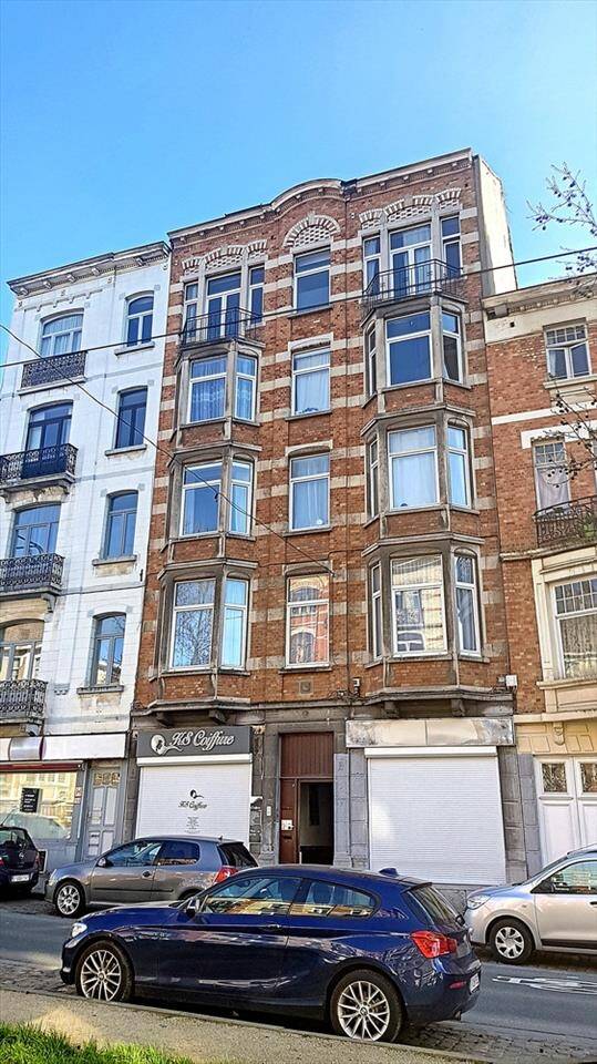 Handelszaak te  huur in Vorst 1190 1200.00€  slaapkamers m² - Zoekertje 305220