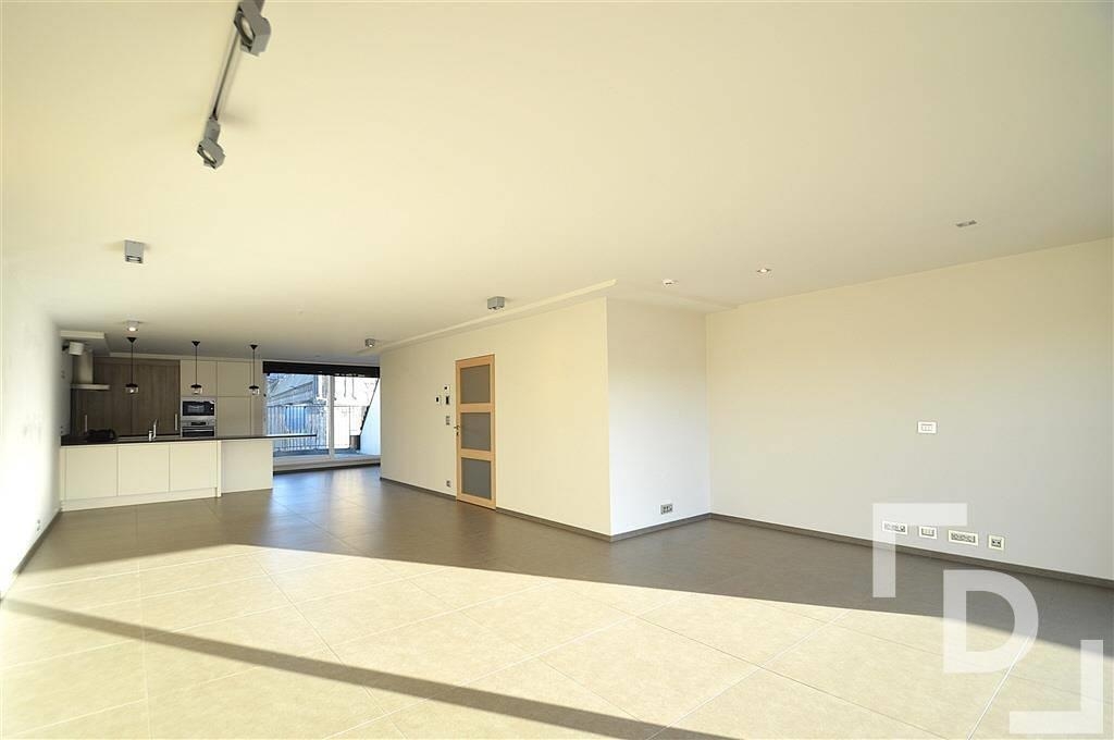 Penthouse à louer à Ypres 8900 1200.00€ 3 chambres 175.00m² - annonce 308010