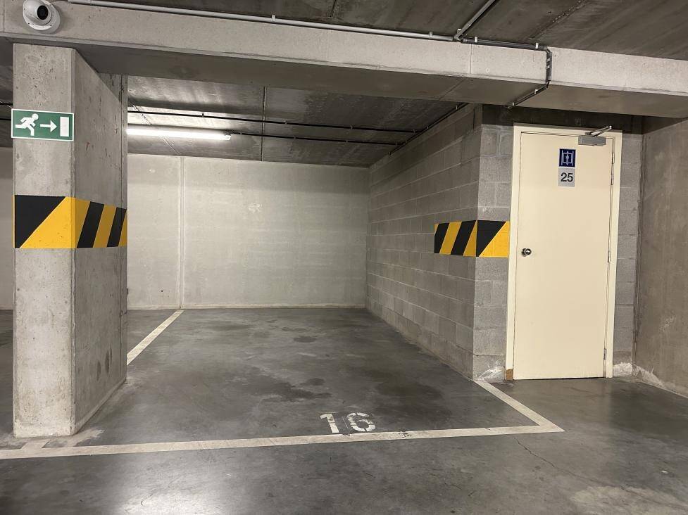 Parking & garage te  huur in Jette 1090 80.00€  slaapkamers 12.00m² - Zoekertje 308629