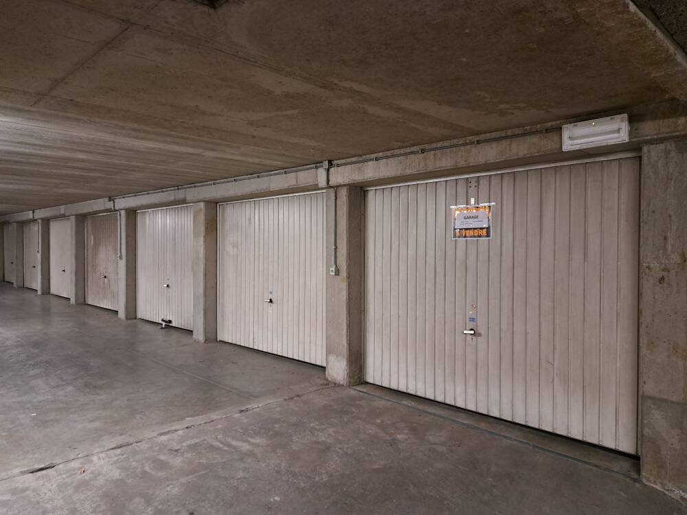 Parking & garage te  koop in Evere 1140 27000.00€  slaapkamers m² - Zoekertje 310412