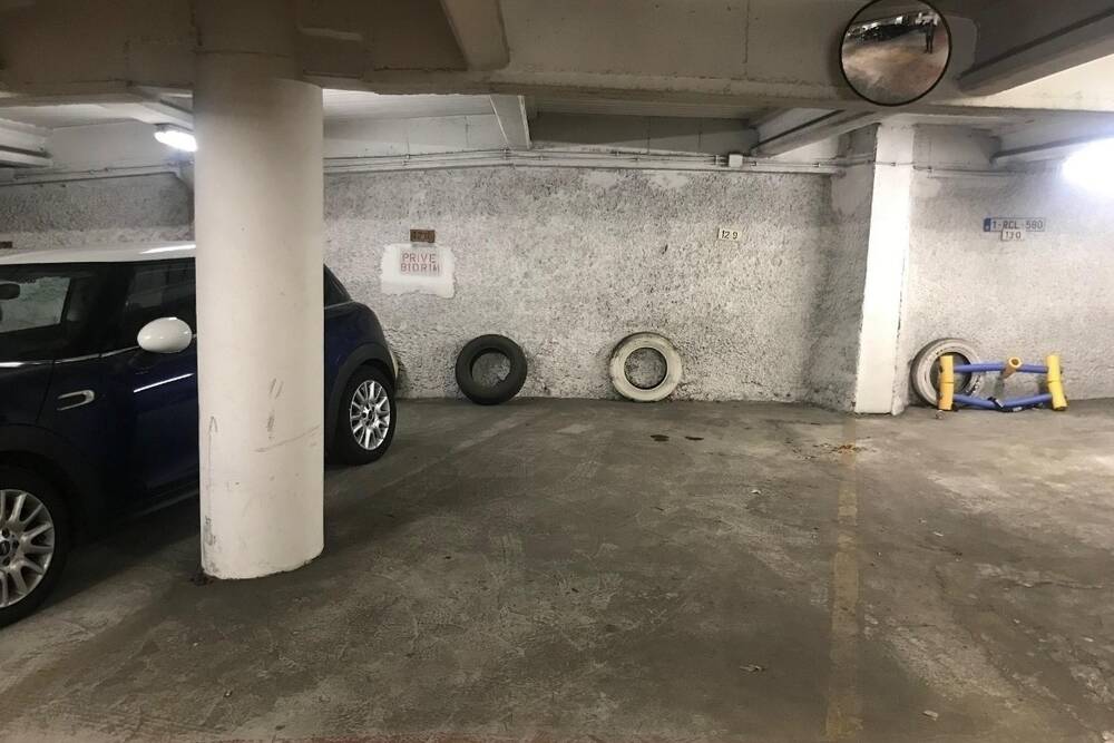 Parking / garage à vendre à Saint-Gilles 1060 26600.00€  chambres m² - annonce 312376