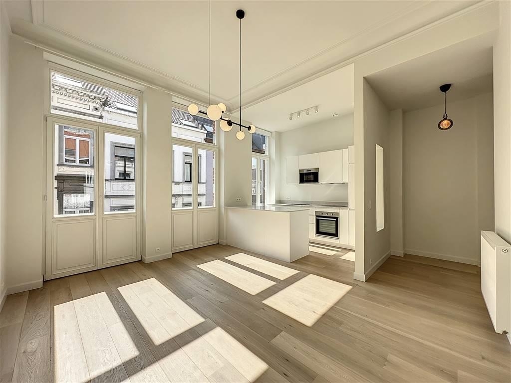 Appartement te  huur in Sint-Gillis 1060 1850.00€ 2 slaapkamers 110.00m² - Zoekertje 313367