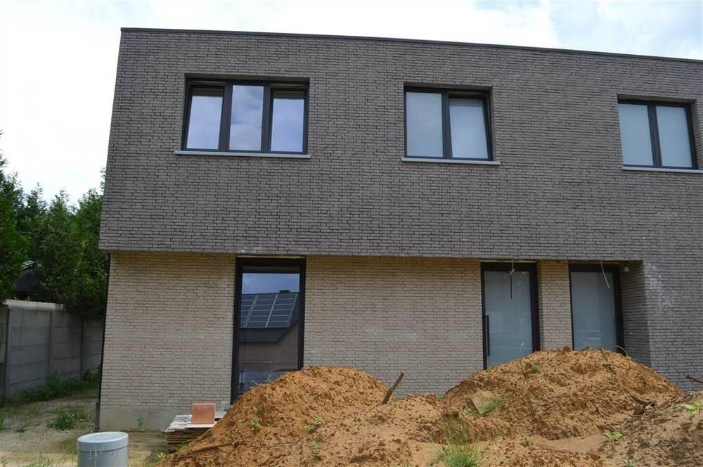 Huis te  huur in Heusden 3550 1250.00€ 3 slaapkamers m² - Zoekertje 313577