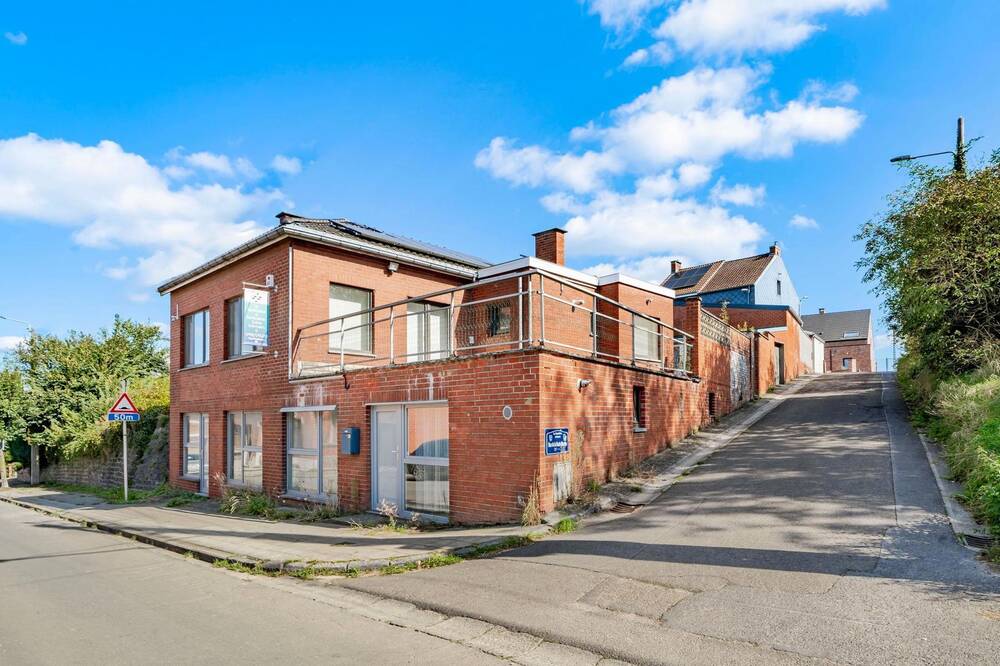 Huis te  koop in Maurage 7110 230000.00€ 4 slaapkamers 270.00m² - Zoekertje 312659