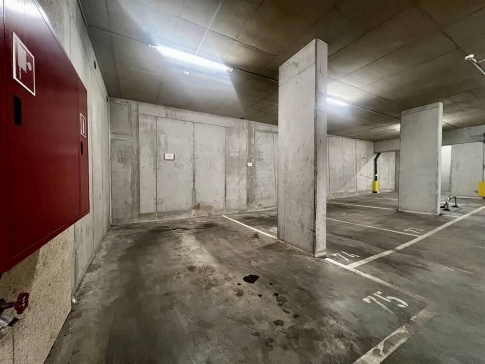 Parking te  huur in Anderlecht 1070 110.00€  slaapkamers m² - Zoekertje 313926