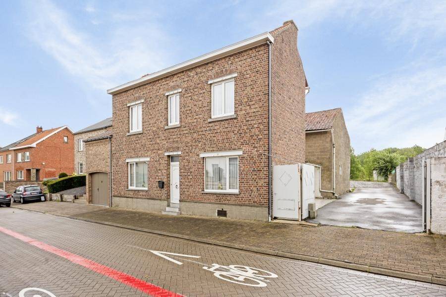 Ferme à vendre à Tongres 3700 0.00€ 3 chambres 148.00m² - annonce 318578