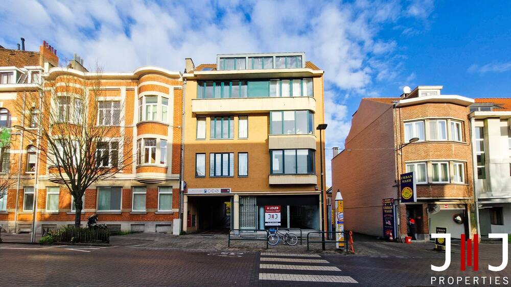 Handelszaak te  in Sint-Pieters-Woluwe 1150 2500.00€  slaapkamers 145.00m² - Zoekertje 320236