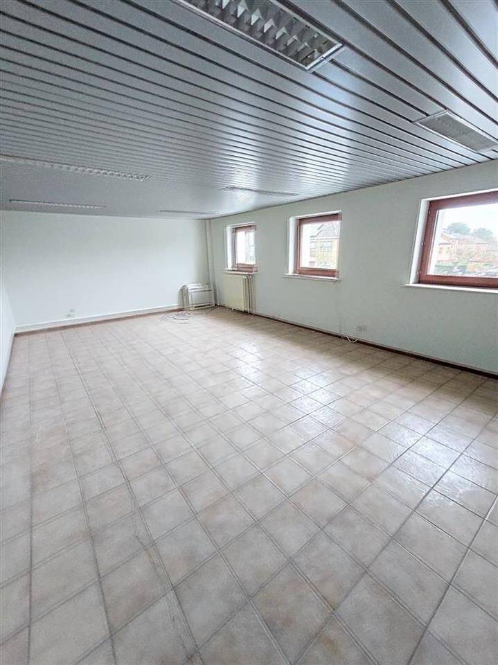 Handelszaak te  in Sint-Stevens-Woluwe 1932 1600.00€  slaapkamers 125.00m² - Zoekertje 320545