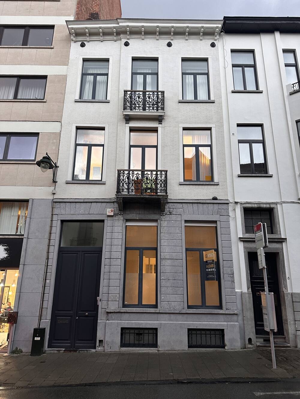 Handelszaak te  in Brussel 1000 430000.00€  slaapkamers 320.00m² - Zoekertje 325106