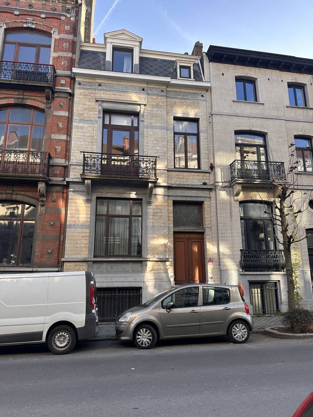 Huis te  in Sint-Gillis 1060 900000.00€ 5 slaapkamers 292.00m² - Zoekertje 325104