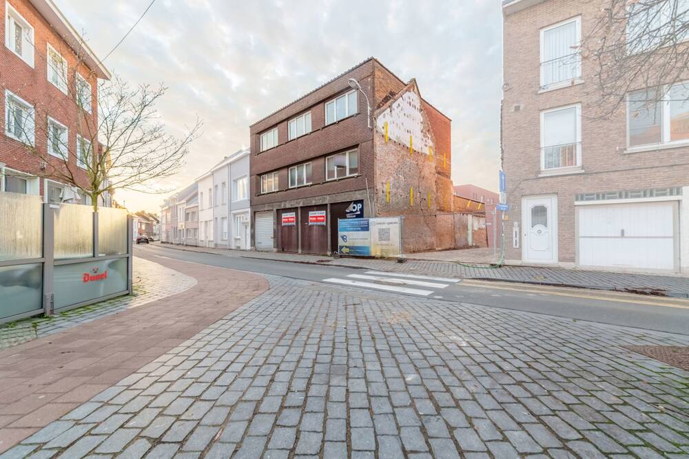 Mixgebouw te  koop in Boom 2850 449000.00€  slaapkamers 500.00m² - Zoekertje 325620