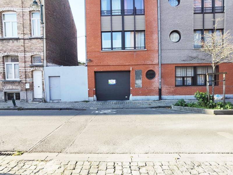 Parking / garage à louer à Forest 1190 129.00€  chambres m² - annonce 341891