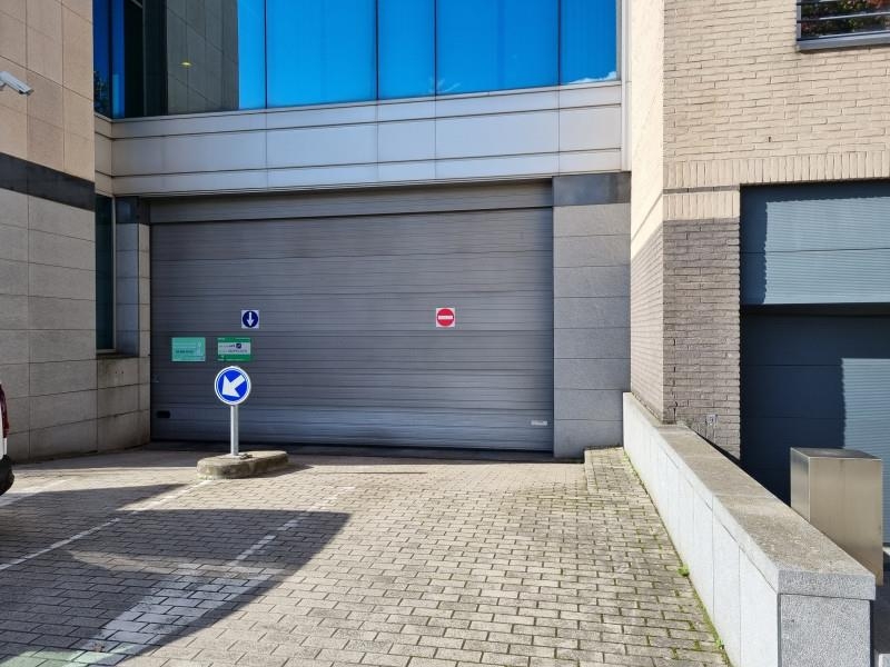 Parking & garage te  huur in Etterbeek 1040 99.00€  slaapkamers m² - Zoekertje 341717