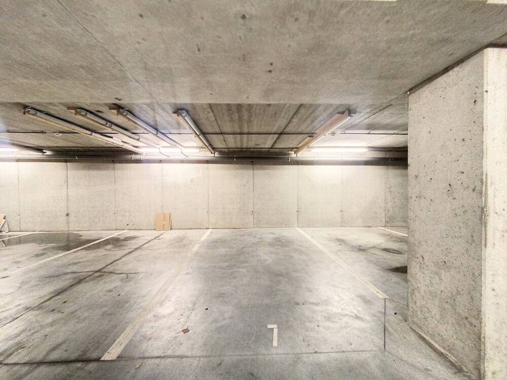 Parking & garage te  huur in Doornik 7500 85.00€  slaapkamers m² - Zoekertje 363161