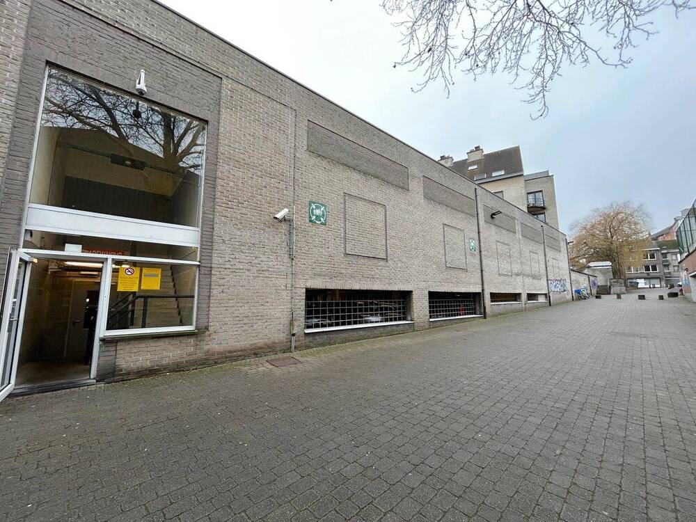 Parking & garage te  koop in Aalst 9300 28000.00€  slaapkamers 0.00m² - Zoekertje 363574