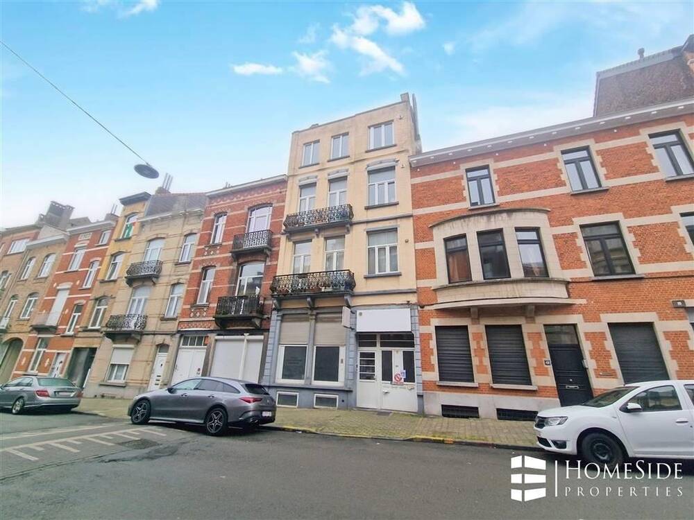 Appartementsgebouw te  koop in Schaarbeek 1030 1050000.00€ 7 slaapkamers 520.00m² - Zoekertje 369598